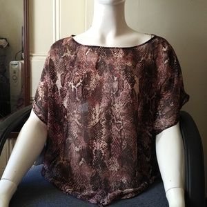 GUESS Sheer pull over blouse | size medium